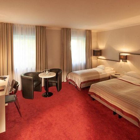 Bergers Airporthotel Memmingen Memmingerberg エクステリア 写真